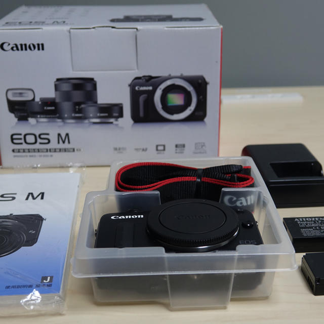 中古 Canon EOS M ブラック ボディ ミラーレス一眼 ミラーレス一眼 中古 Canon EOS M ブラック ボディ ミラーレス一眼 ミラーレス一眼