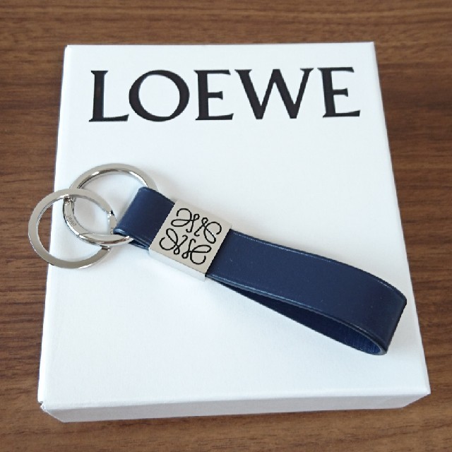 LOEWE(ロエベ)の新品未使用【LOEWE】キーホルダー　キーリング　チャーム レディースのファッション小物(キーホルダー)の商品写真