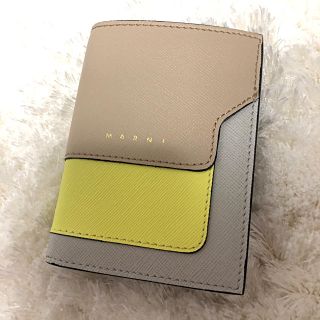 Marni - マルニ MARNI サフィアーノ 二つ折り ミニ 財布の通販 by Marni - マルニ MARNI サフィアーノ 二つ折り ミニ 財布の通販 by
