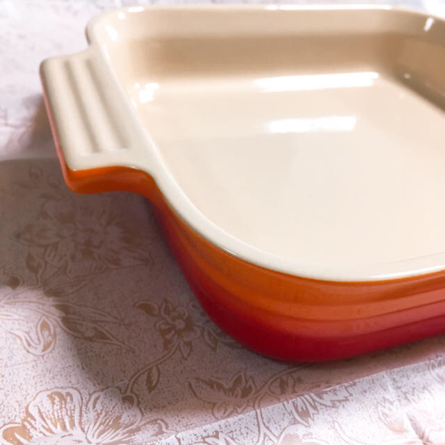 LE CREUSET(ルクルーゼ)のル・クルーゼ  スクエアディッシュ   オレンジ  レア物 インテリア/住まい/日用品のキッチン/食器(食器)の商品写真