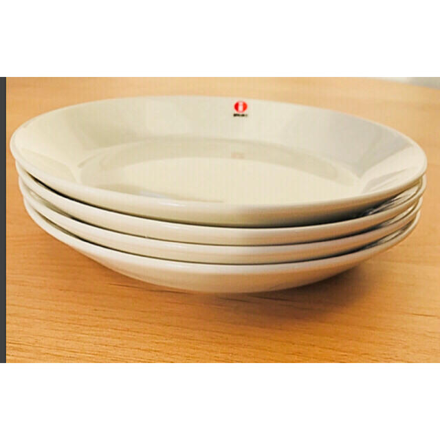 iittala(イッタラ)の新品！イッタラティーマ プレート4枚セット 正規品 インテリア/住まい/日用品のキッチン/食器(食器)の商品写真