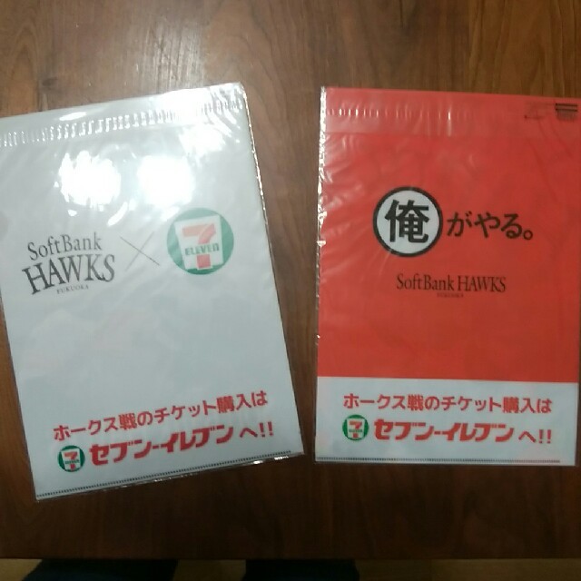 福岡ソフトバンクホークス(フクオカソフトバンクホークス)のソフトバンクホークスクリアファイル6枚&スマホスタンド2枚&2019 :DVD スポーツ/アウトドアの野球(記念品/関連グッズ)の商品写真