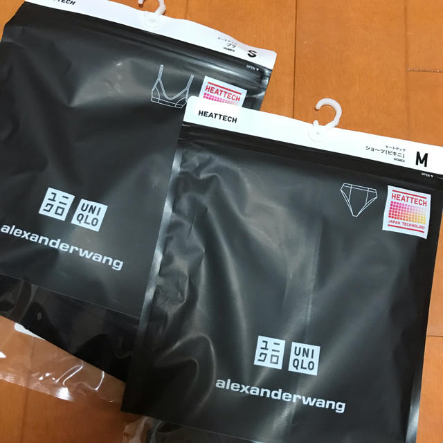 Alexander Wang(アレキサンダーワン)のalexanderwang ×UNIQLO 新品未使用 レディースの下着/アンダーウェア(ブラ&ショーツセット)の商品写真