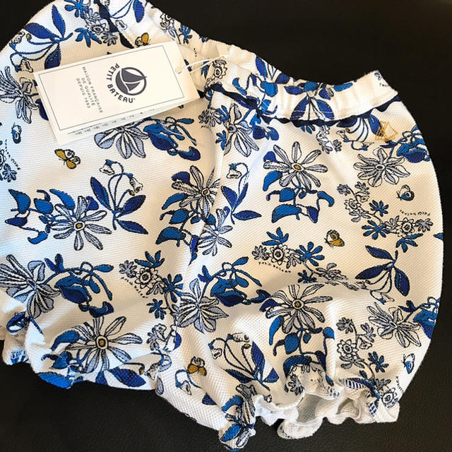 PETIT BATEAU(プチバトー)のプチバトー 19SS ブルーフラワーセットアップ 24m キッズ/ベビー/マタニティのベビー服(~85cm)(シャツ/カットソー)の商品写真