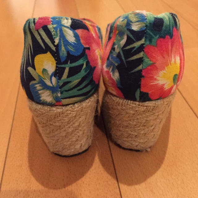 salus(サルース)の花柄サンダル レディースの靴/シューズ(サンダル)の商品写真