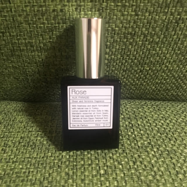 AUX PARADIS(オゥパラディ)のオゥパラディ ローズ コスメ/美容の香水(香水(女性用))の商品写真