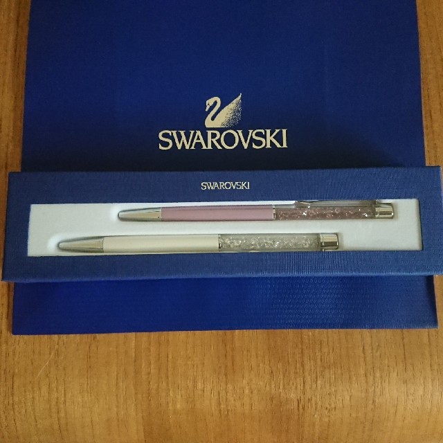 SWAROVSKI(スワロフスキー)の金こ様専用 新品未使用 スワロフスキー ボールペン 2本セット インテリア/住まい/日用品の文房具(ペン/マーカー)の商品写真