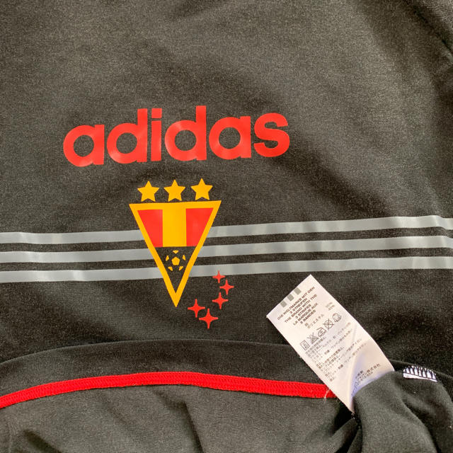 adidas(アディダス)の【お盆までセール中様】adidas kids 140㎝ ブラック 長袖Tシャツ  キッズ/ベビー/マタニティのキッズ服男の子用(90cm~)(Tシャツ/カットソー)の商品写真