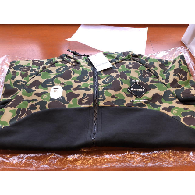 A BATHING APE(アベイシングエイプ)のbape fcrb ベンチレーションフーディー メンズのトップス(パーカー)の商品写真