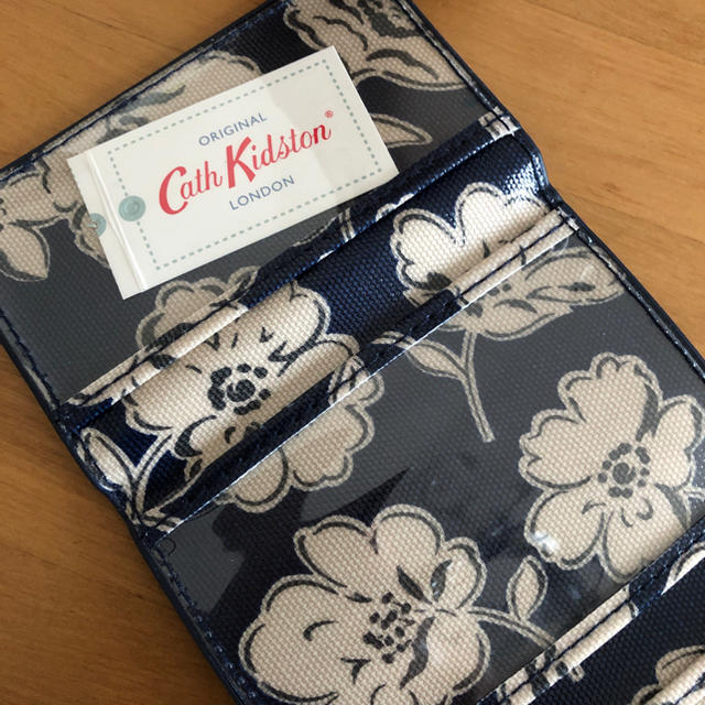 Cath Kidston(キャスキッドソン)のキャスキッドソン カードケース 新品未使用品 レディースのファッション小物(名刺入れ/定期入れ)の商品写真