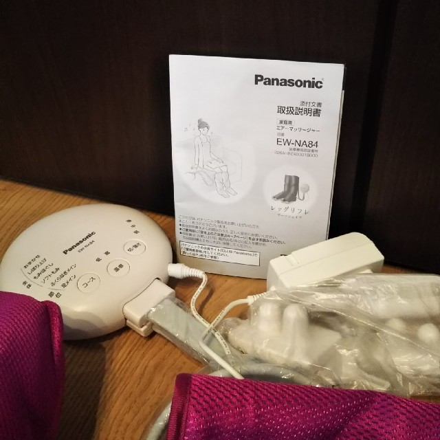 Panasonic(パナソニック)のパナソニック フットマッサージャー レッグリフレ ローズピンク EW-NA84 スマホ/家電/カメラの美容/健康(マッサージ機)の商品写真