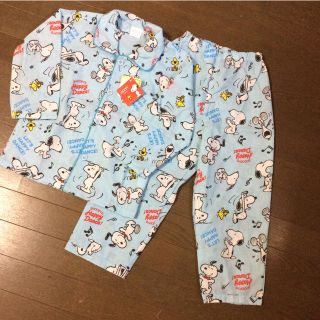 スヌーピー(SNOOPY)の【新品】スヌーピー  長袖 パジャマ (100㎝)  布帛(パジャマ)