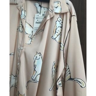 ザラ(ZARA)のZARA☆キャットプリント、ブラウス！新品(シャツ/ブラウス(長袖/七分))