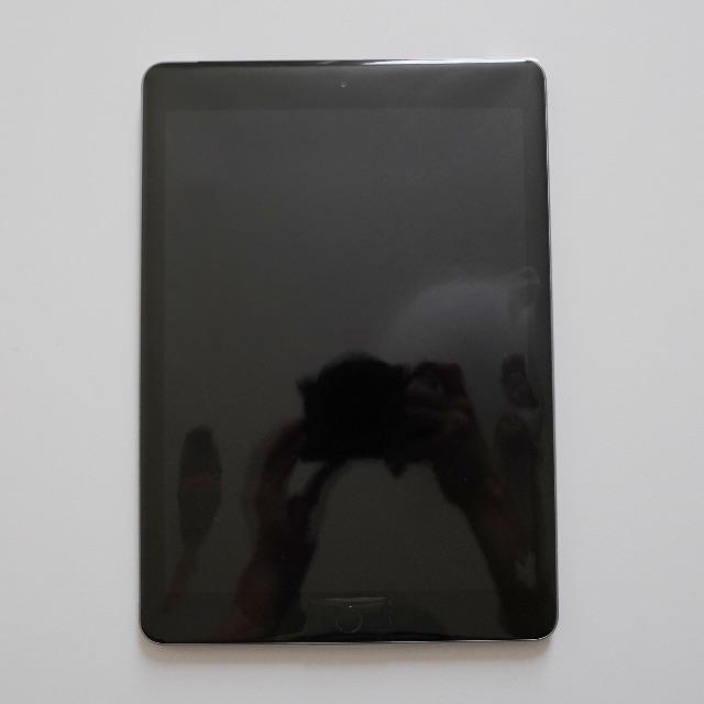 新品 iPad 第6世代 WiFi Cellular 32GB 1