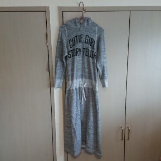 デニムダンガリー(DENIM DUNGAREE)のDDスウェットワンピース(ワンピース)