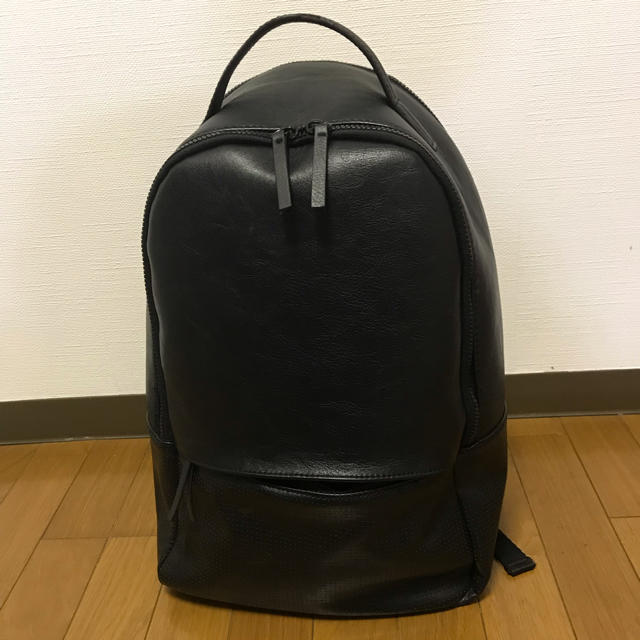 ZARA(ザラ)のZARA フェイクレザーバックパック メンズのバッグ(バッグパック/リュック)の商品写真