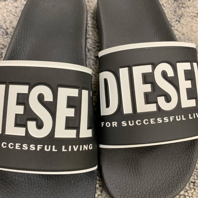 DIESEL(ディーゼル)のDIESELディーゼル新品ロゴ入りシャワーサンダル箱付き送料込み メンズの靴/シューズ(サンダル)の商品写真