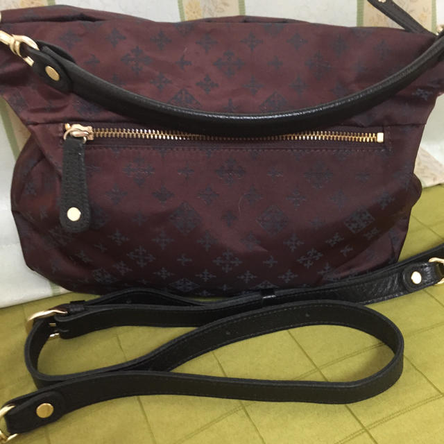 ラシット フロントタックショルダーバッグ