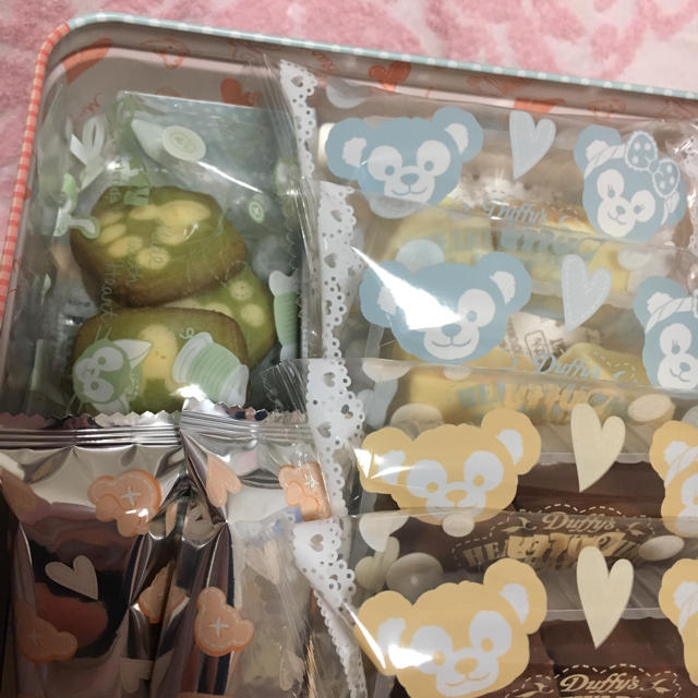 Disney(ディズニー)のディズニー ダッフィー  ❤︎ 期間限定 お菓子 ハートウォーミングデイズ 食品/飲料/酒の食品(菓子/デザート)の商品写真