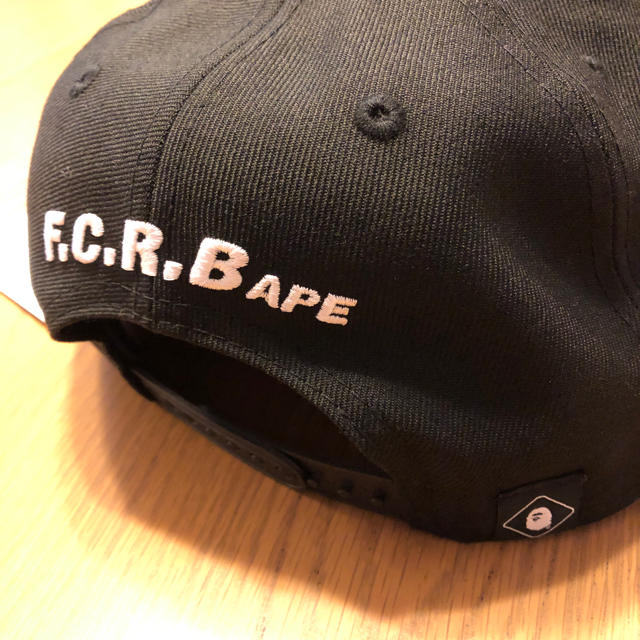 A BATHING APE(アベイシングエイプ)の即発送 新品 FCRB x BAPE New Era Cap キャップ エイプ メンズの帽子(キャップ)の商品写真