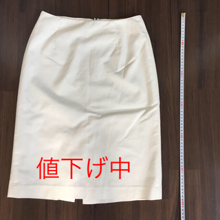 ニコル(NICOLE)のnicole 白 スカート(ひざ丈スカート)