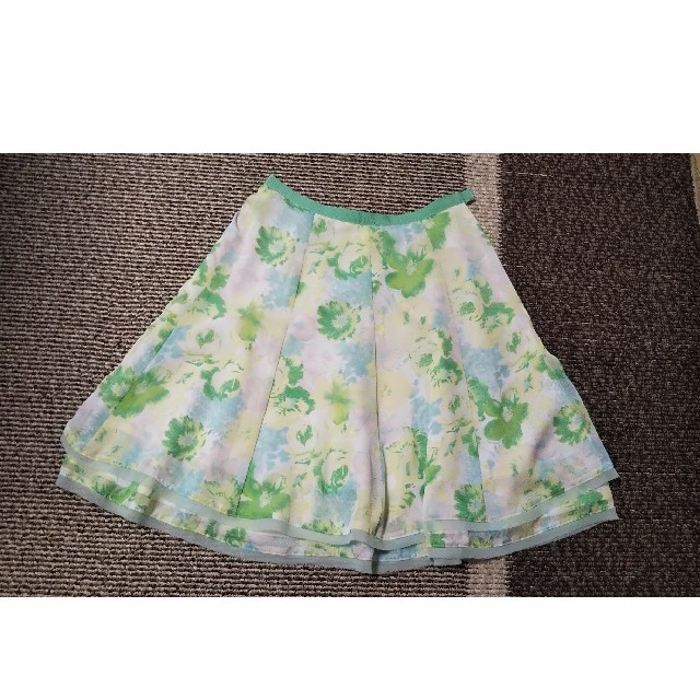 KarL Park Lane(カールパークレーン)の値下げ♪カールパークレーン 7号 膝上丈 花柄スカート 春夏用 レディースのスカート(ひざ丈スカート)の商品写真