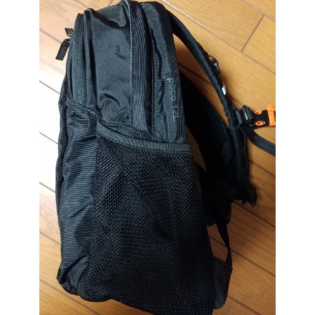 patagonia(パタゴニア)のパタゴニア　poco12L　黒　リュック　デイパック　中古　美品 キッズ/ベビー/マタニティのこども用バッグ(リュックサック)の商品写真