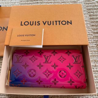 ルイヴィトン(LOUIS VUITTON)の入手困難新品確実正規品レア！ルイヴィトンモノグラムヴェルニジッピーウォレット (財布)