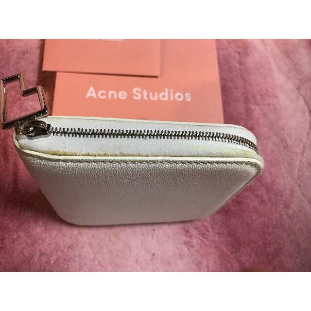 ACNE(アクネ)の《最終値下げ！》acne 財布 ホワイト レディースのファッション小物(財布)の商品写真