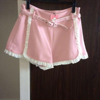 アンクルージュ(Ank Rouge)のピンクの裾フリル付きショートパンツ(ショートパンツ)