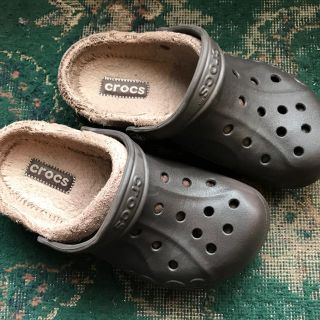 クロックス(crocs)のcrocs ボア付のクロックス 冬用サンダル M5W7(サンダル)