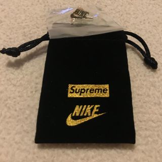 Supreme(ピアス(片耳用))のフリマアイテム一覧 Supreme(ピアス(片耳用))のフリマアイテム一覧