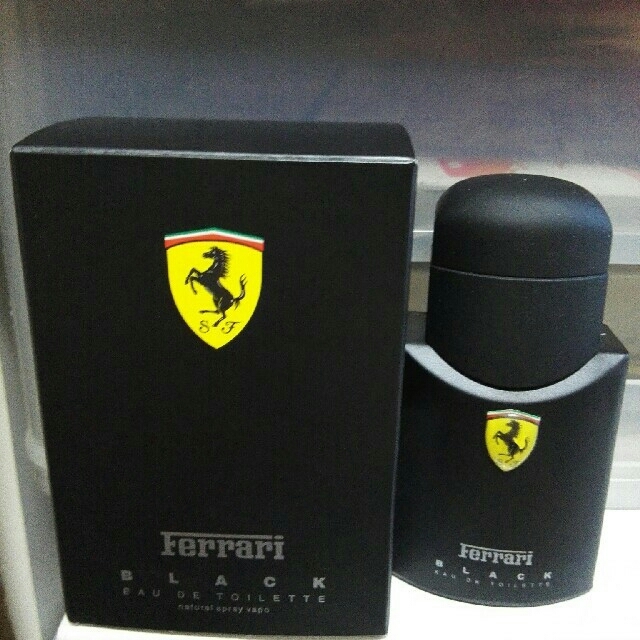 Ferrari(フェラーリ)のフェラーリ　BLACK  オードトワレ　　◎最終お値下げです! コスメ/美容の香水(香水(男性用))の商品写真