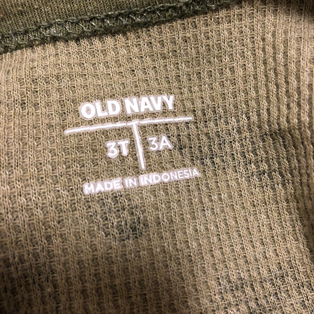 Old Navy(オールドネイビー)のオールドネイビー 迷彩ロンT  キッズ/ベビー/マタニティのキッズ服女の子用(90cm~)(Tシャツ/カットソー)の商品写真