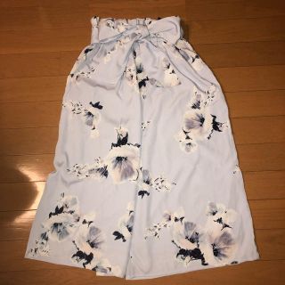 トッコ(tocco)のtocco 花柄ワイドパンツ 中古品(カジュアルパンツ)