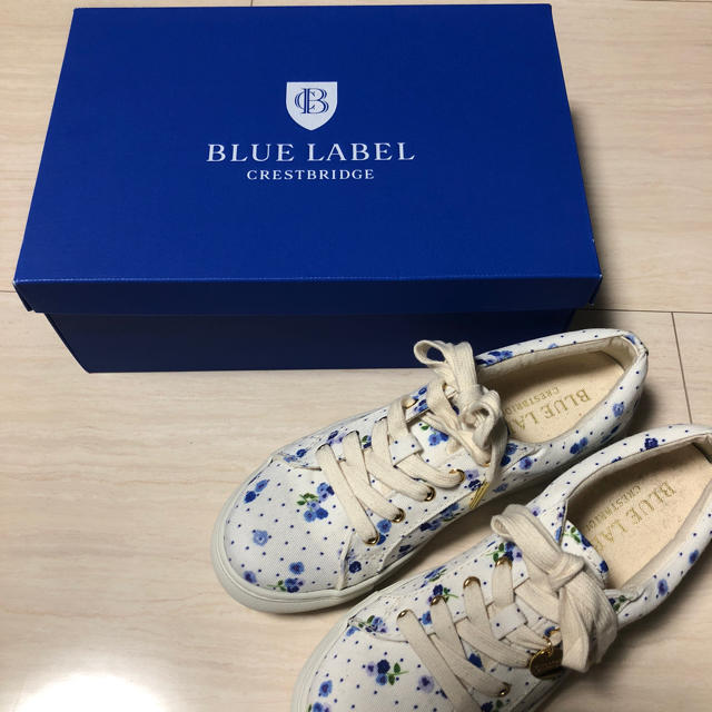 BURBERRY BLUE LABEL(バーバリーブルーレーベル)の新品 クレストブリッジ バーバリー スニーカー 早い者勝ち レディースの靴/シューズ(スニーカー)の商品写真