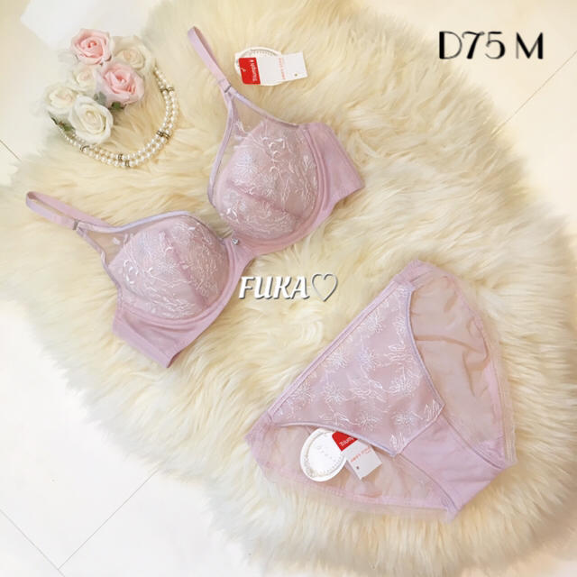 AMO'S STYLE(アモスタイル)のD75♡アモスタイルby トリンプ Dress ブラ＆ショーツ ピンク レディースの下着/アンダーウェア(ブラ&ショーツセット)の商品写真