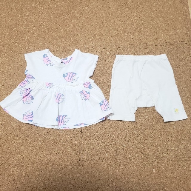 babyGAP(ベビーギャップ)の均一セール⑬baby GAP半袖カットソー、ミキハウスショートスパッツセット キッズ/ベビー/マタニティのベビー服(~85cm)(ワンピース)の商品写真