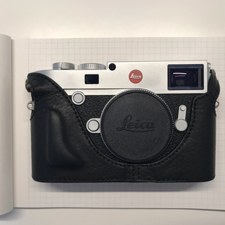 ライカ(LEICA)のライカ Leica m10 ケース付き(ミラーレス一眼)