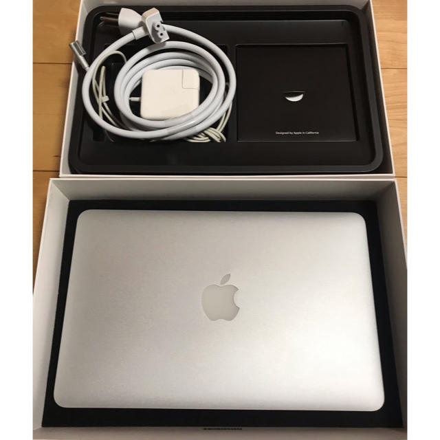 Apple(アップル)の💻MacBook Air A1370 11インチ スマホ/家電/カメラのPC/タブレット(ノートPC)の商品写真