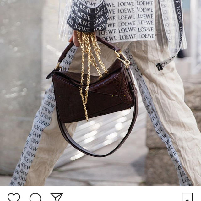 LOEWE(ロエベ)のLOEWE ロエベ ゴールドバングル ブレスレット レディースのアクセサリー(ブレスレット/バングル)の商品写真