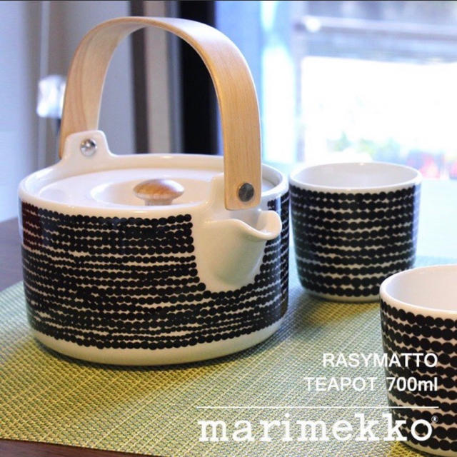 marimekko(マリメッコ)の【★美品★マリメッコ  marimekko】ティーポット 700ml インテリア/住まい/日用品のキッチン/食器(食器)の商品写真