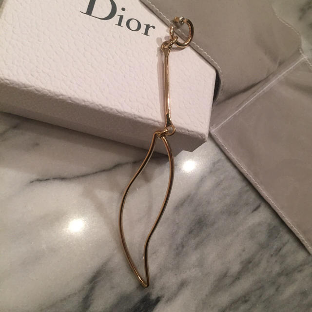 Christian Dior - Dior 片耳用 ゴールド ピアスの通販 by 77's shop｜クリスチャンディオールならラクマ