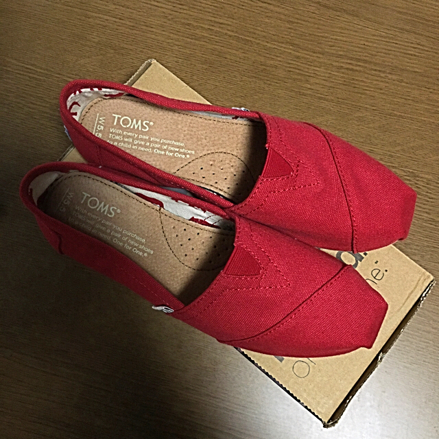 TOMS(トムズ)のTOMS スリッポン レディースの靴/シューズ(スリッポン/モカシン)の商品写真