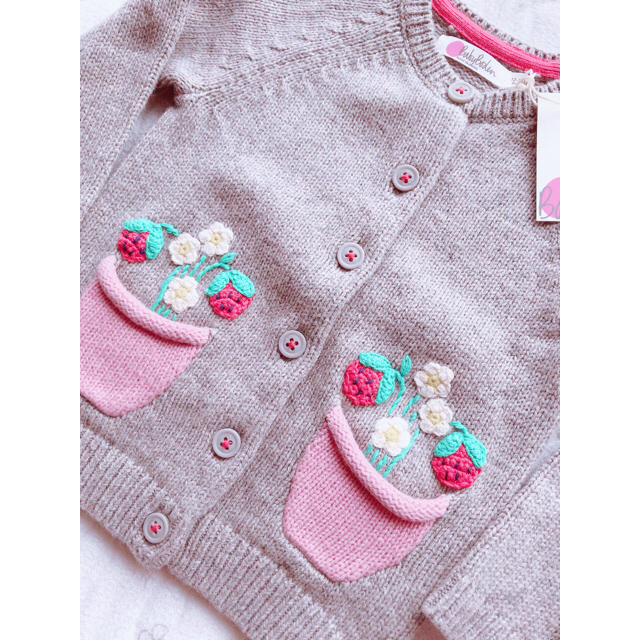 Boden(ボーデン)の完売品 2019年新作 ミニボーデン お花刺繍 カーディガン キッズ/ベビー/マタニティのベビー服(~85cm)(カーディガン/ボレロ)の商品写真