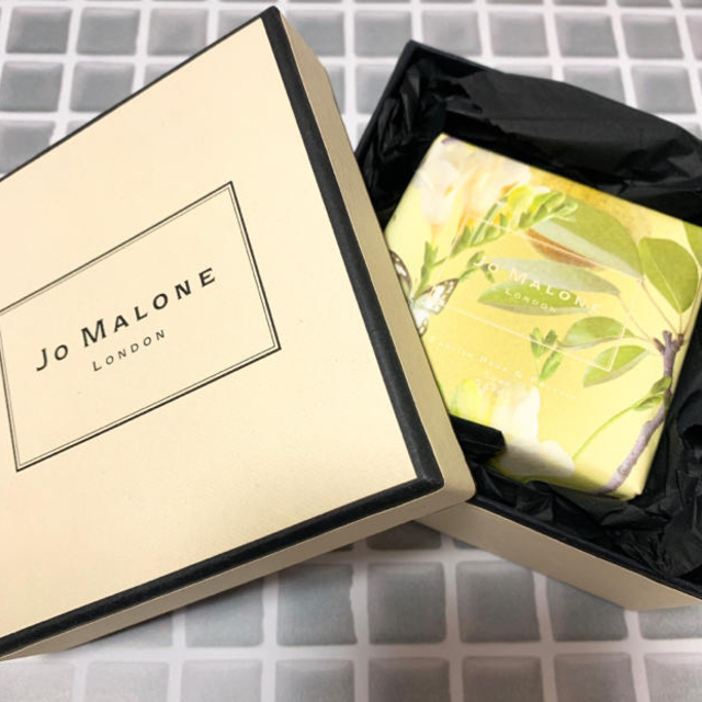 Jo Malone(ジョーマローン)の イングリッシュ ペアー & フリージア ソープ コスメ/美容のボディケア(ボディソープ/石鹸)の商品写真