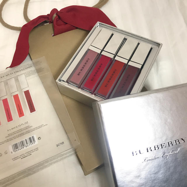 BURBERRY(バーバリー)のバーバリー クリスマスコフレ 限定ショップ袋付き コスメ/美容のキット/セット(コフレ/メイクアップセット)の商品写真