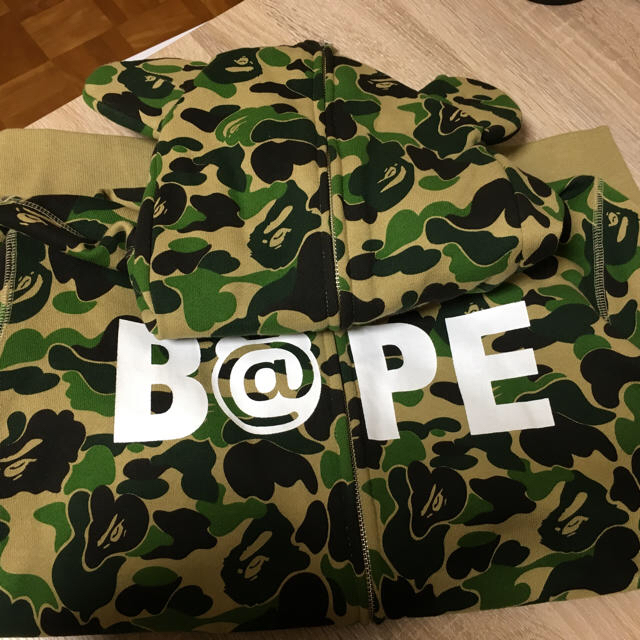 Bape Kids シャーク パーカー ベアブリックコラボ カモ柄 120