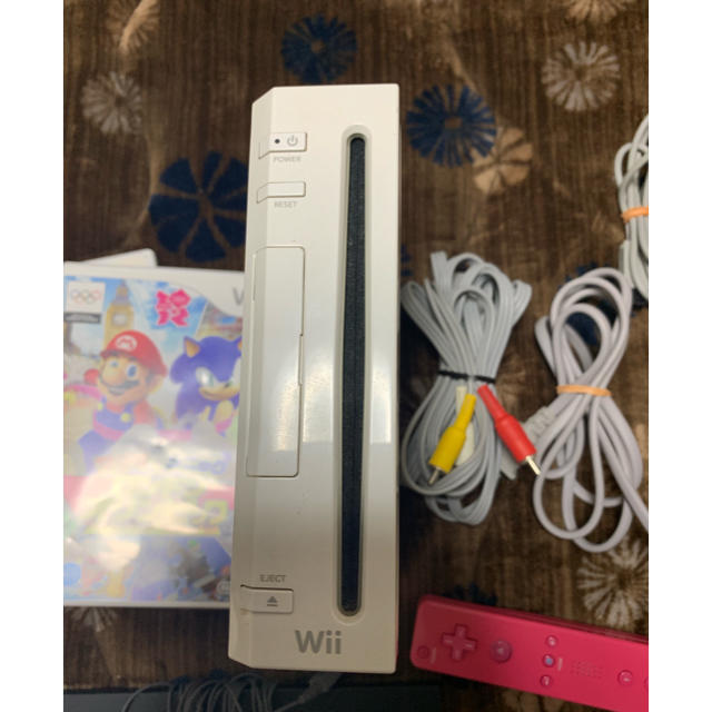 Wii(ウィー)の大幅値下げ Wii本体 マリオ&ソニック ロンドンオリンピックなど3本セット エンタメ/ホビーのゲームソフト/ゲーム機本体(家庭用ゲーム機本体)の商品写真