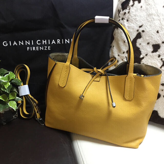 DEUXIEME CLASSE(ドゥーズィエムクラス)のGIANNI CHIARINI/ジャンニキャリーニ  レザートートバッグ  レディースのバッグ(トートバッグ)の商品写真